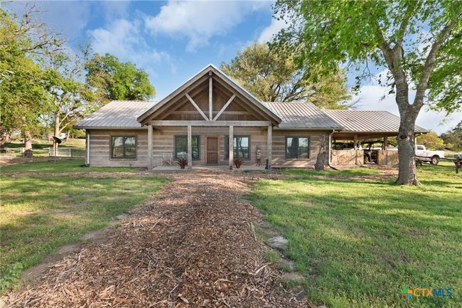 92 N Us Highway 281, Home with 3 bedrooms, 2 bathrooms and null parking in Lampasas TX | Image 4