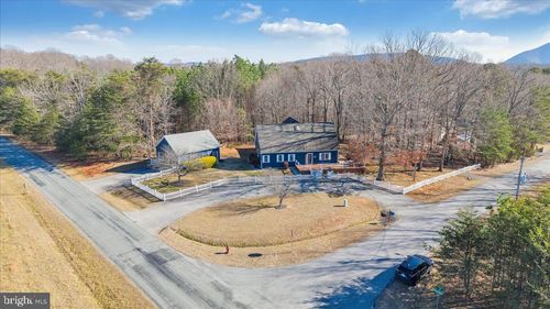 100 Sandpiper Dr, Huddleston, VA, 24104-2803 | Card Image