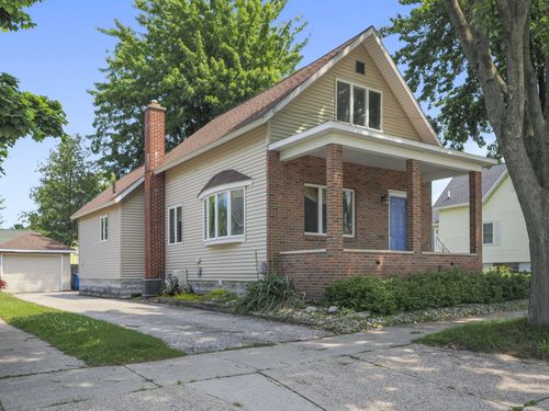 232 1st Ave, Manistee, MI, 49660-1202 | Card Image