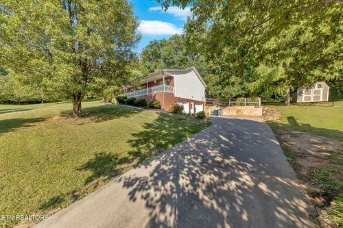 3721 Meadowland Dr, Morristown, TN, 37814-1693 | Card Image