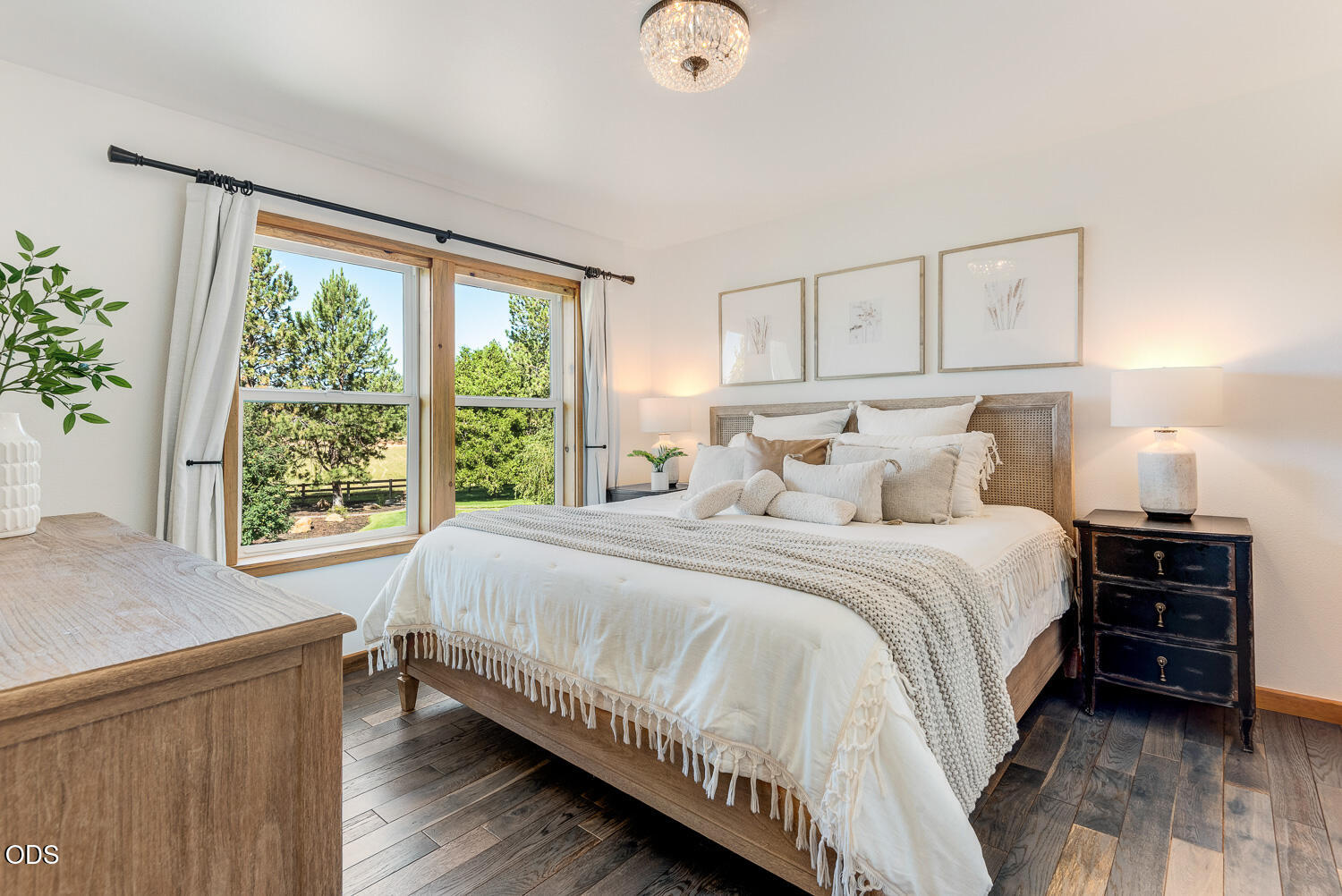Residential in Sisters 3