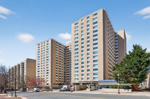 214p-4601 N Park Ave, CHEVY CHASE, MD, 20815-4530 | Card Image