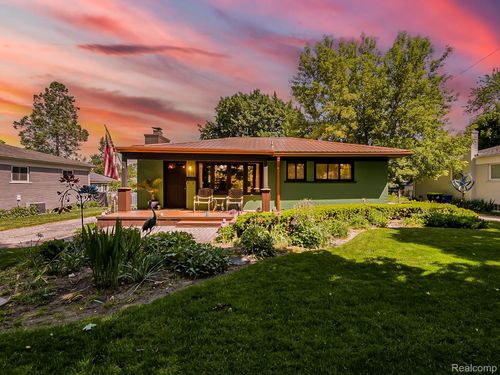 719 E Summit St, Milford, MI, 48381-1678 | Card Image