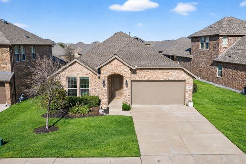 924 Royal Ln, Celina, TX, 75009-1799 | Card Image
