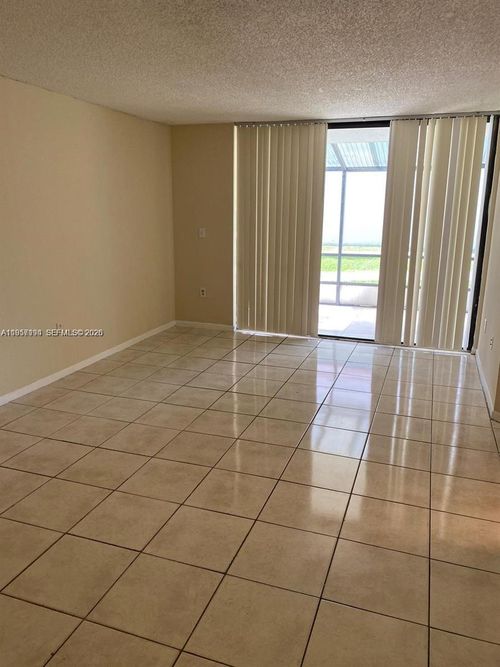 apt-101-8215 Sw 152nd Ave, Miami, FL, 33193-4000 | Card Image