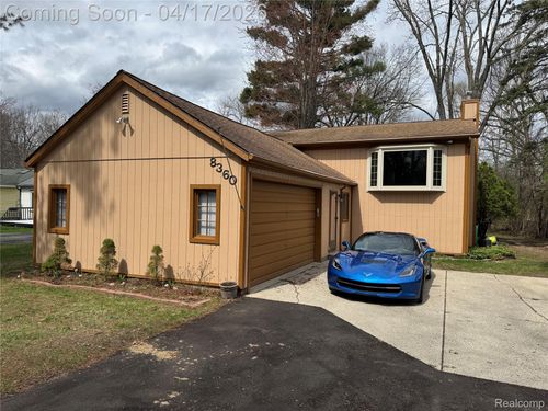 8360 Arlis St, Commerce Township, MI, 48382-4504 | Card Image