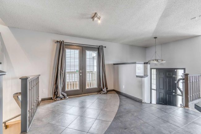6 Bridlecrest Boulevard Sw, Home with 3 bedrooms, 2 bathrooms and 2 parking in Calgary AB | Image 10