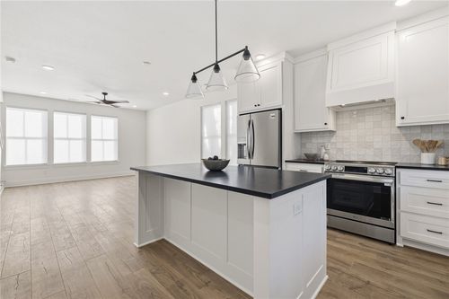 444 E Martin Luther King Jr Blvd, Fayetteville, AR, 72701-6603 | Card Image