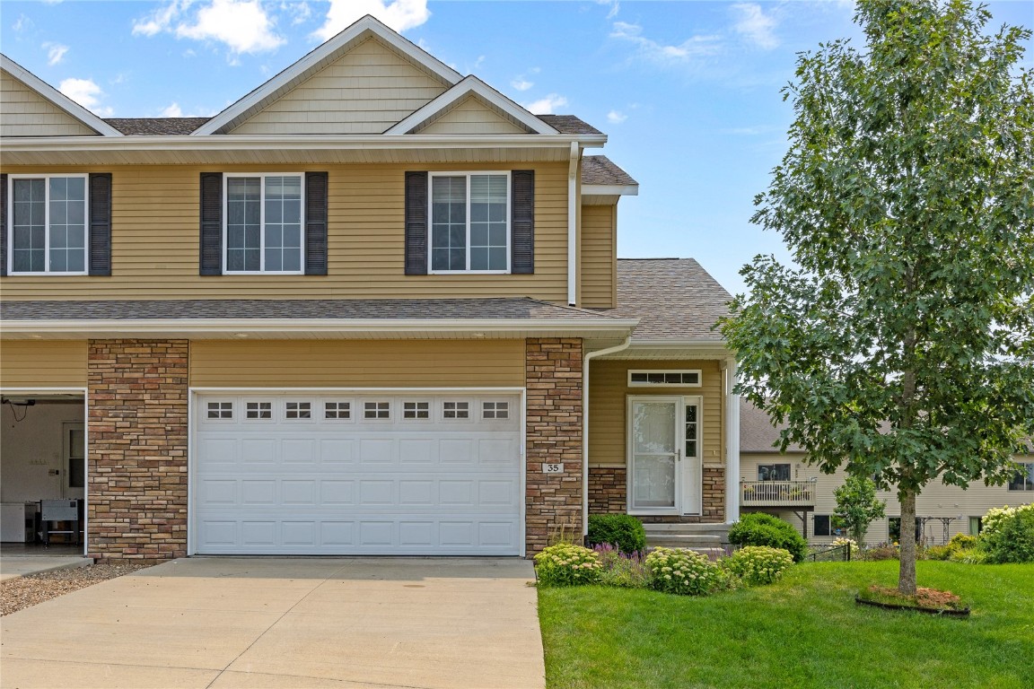 Ash Ct, North Liberty, IA 52317