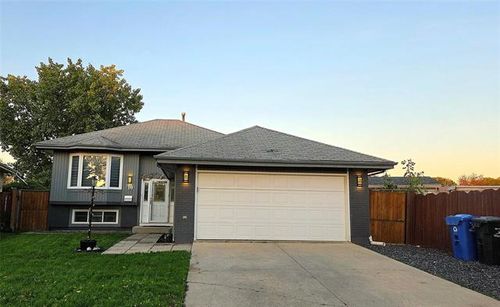 10 Malibu Rd, Winnipeg, MB, R2R2J4 | Card Image