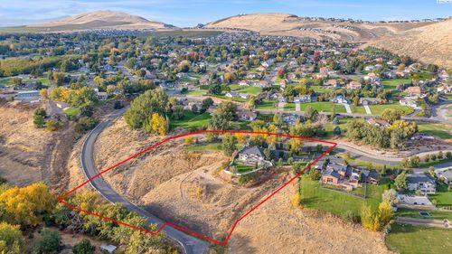 241 Kristen Ln, Kennewick, WA, 99338-8304 | Card Image