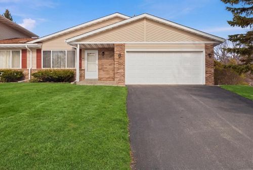 496 Glacier Pass, Slinger, WI, 53086-9346 | Card Image