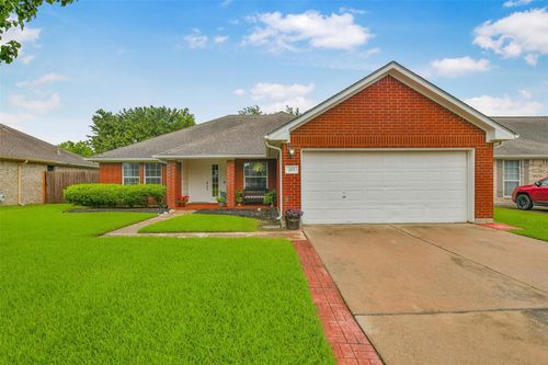 203 Green Isle Ave, Dickinson, TX, 77539-5895 | Card Image