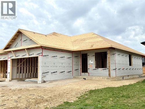 33 Duskridge Rd, Chatham, ON, N7L0G6 | Card Image