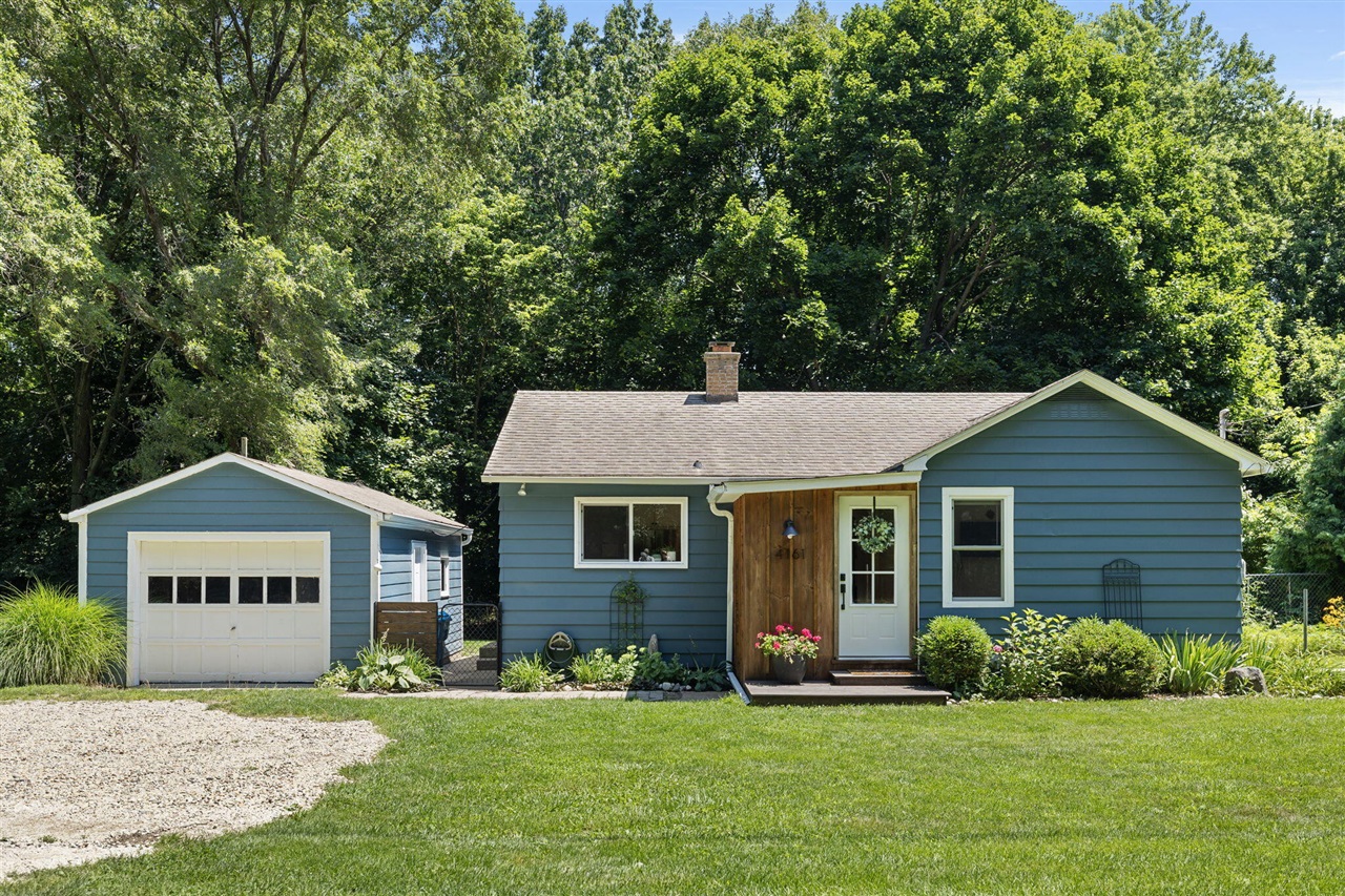 Magnolia Path, Stevensville, MI 49127