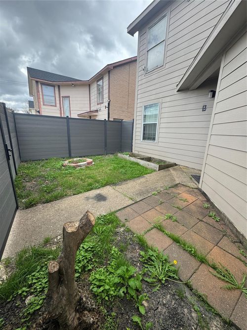 apt-b-12700 Leader St, Houston, TX, 77072-2183 | Card Image