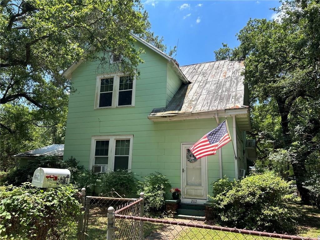 4th St, Chickasaw, AL 36611