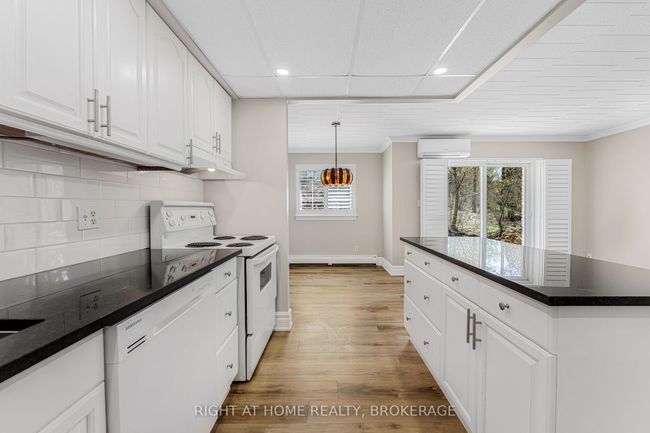 102 - 20 John St, Condo with 2 bedrooms, 1 bathrooms and 3 parking in Grimsby ON | Image 14