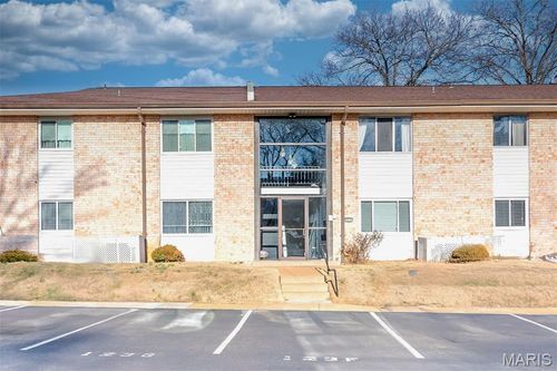apt-a-10123 Sakura Dr, Saint Louis, MO, 63128-1371 | Card Image