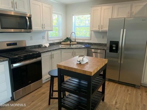 18 Maple Tree Ct, Manahawkin, NJ, 08050-3050 | Card Image
