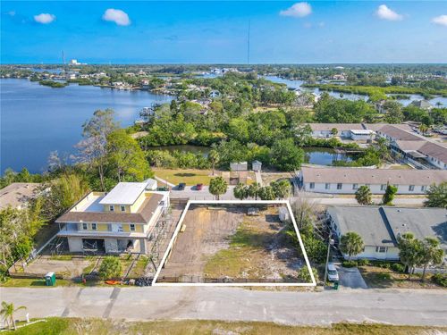 524 Doric Ct, TARPON SPRINGS, FL, 34689-2526 | Card Image