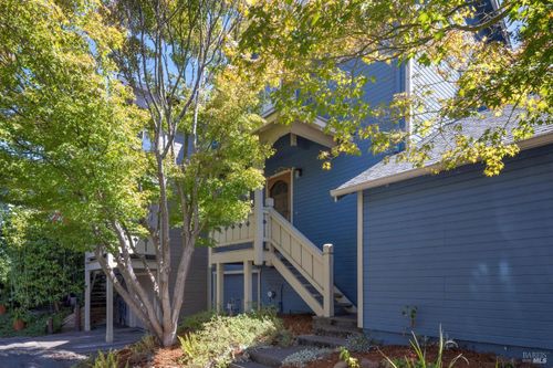 2 Rain Tree Ct, Petaluma, CA, 94952-7006 | Card Image