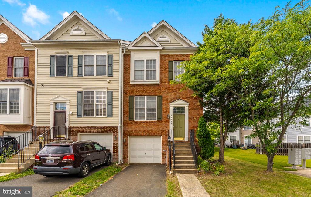 Residential in WOODBRIDGE 4