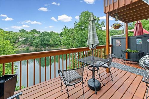 232 Ne Bayview Dr, Lee's Summit, MO, 64064-1541 | Card Image