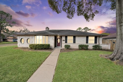 11830 Burlingame Dr, Houston, TX, 77099-4702 | Card Image