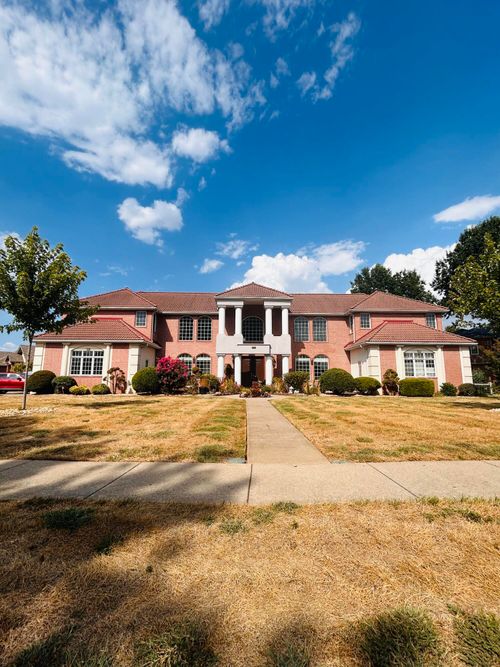 1021 E Ironbridge Cir S, Springfield, MO, 65810-2426 | Card Image