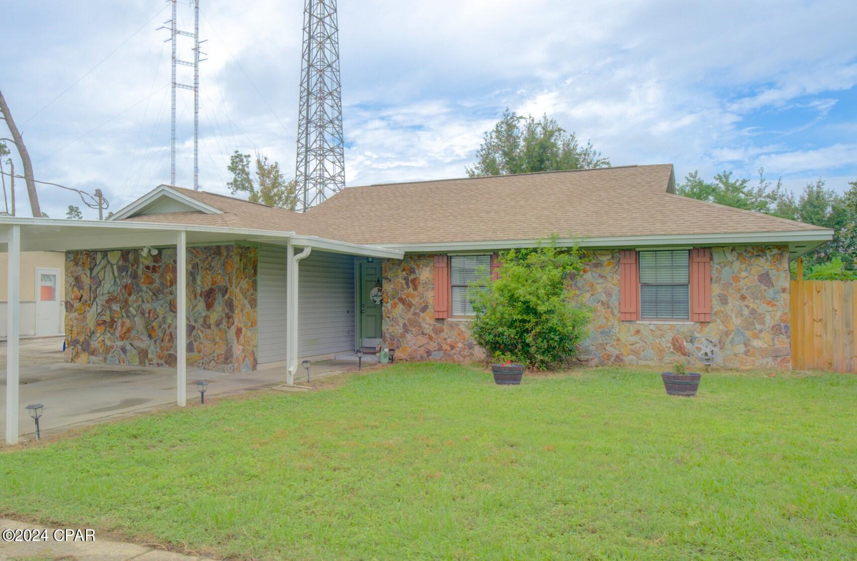 Minnesota Ave, Lynn Haven, FL 32444