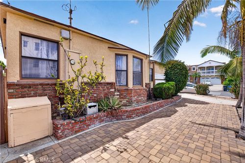 1899 Gladys Ave, Signal Hill, CA, 90755-1112 | Card Image