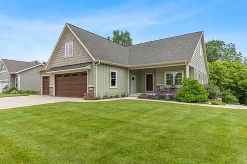 2961 Bristol Ave Nw, Walker, MI, 49544-7408 | Card Image