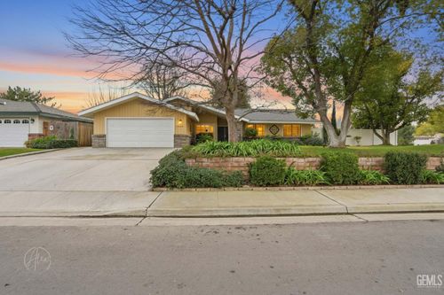 7013 Murphys Ln, Bakersfield, CA, 93309-3438 | Card Image