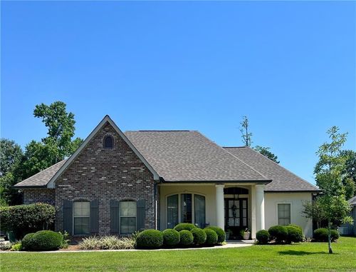 1228 Avenue De Chateau Street, Covington, LA, 70433 | Card Image