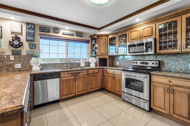 127 - 127 S Layton Dr, House other with 3 bedrooms, 2 bathrooms and null parking in Long Key FL | Image 15