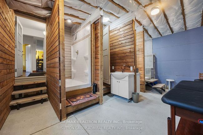 815 Lagoon Dr, House other with 3 bedrooms, 4 bathrooms and 5 parking in Willow Beach ON | Image 19