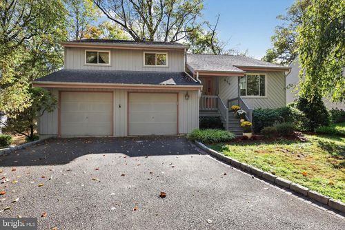 929 Manatawna Ave, PHILADELPHIA, PA, 19128-1133 | Card Image