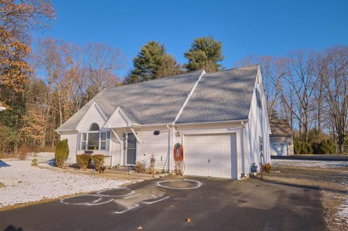 11-11 Fitch Meadow Ln, South Windsor, CT, 06074-1018 | Card Image