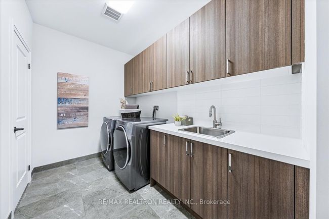 92 Klees Cres, House other with 4 bedrooms, 4 bathrooms and 2 parking in Aurora ON | Image 36