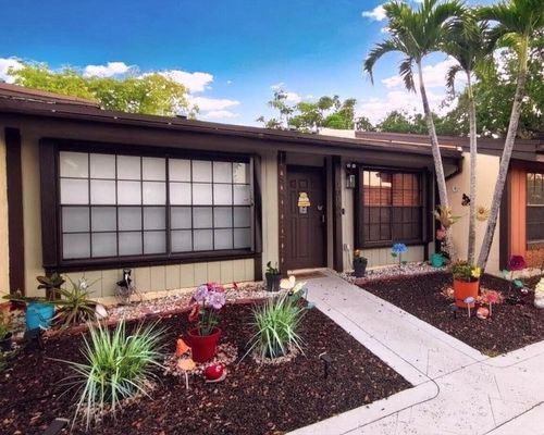 10180-10180 E Cypress Ct, Pembroke Pines, FL, 33026-2457 | Card Image