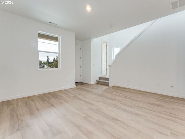 8431 Se Blanton St, House attached with 3 bedrooms, 3 bathrooms and 2 parking in Hillsboro OR | Image 7