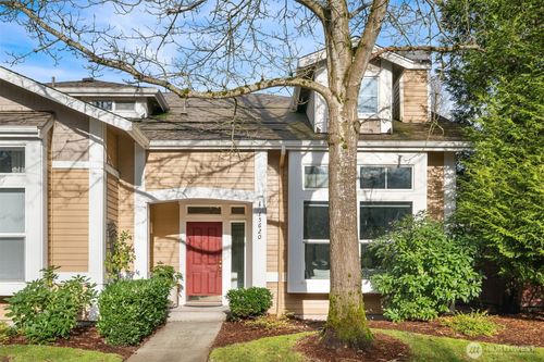 b902-15620 Ne 91st Way, Redmond, WA, 98052 | Card Image