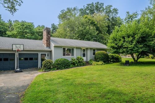 25 Meadowbrook Dr, Easthampton, MA, 01027-1337 | Card Image