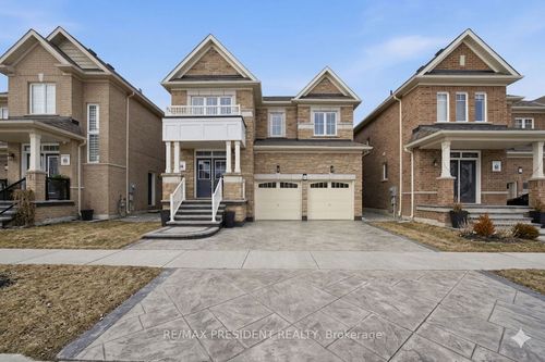 584 Remembrance Rd, Brampton, ON, L7A4N2 | Card Image