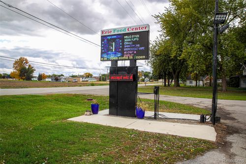 9875 S Dixie Hwy, Erie, MI, 48133-9332 | Card Image