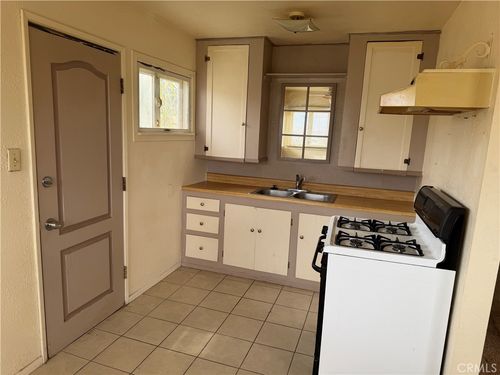 6676 Pine Ave, 29 Palms, CA, 92277-3248 | Card Image