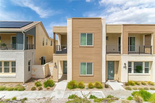 27218 Narrowleaf Willow Ln, Valencia, CA, 91381-2173 | Card Image