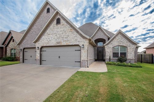 5601 S 65th St, Rogers, AR, 72758-4164 | Card Image