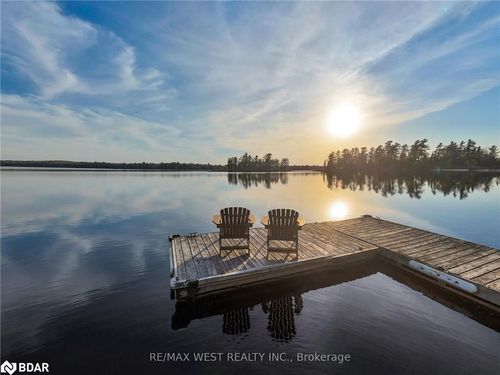 32 Lakeview Dr, Sprucedale, ON, P0A1Y0 | Card Image